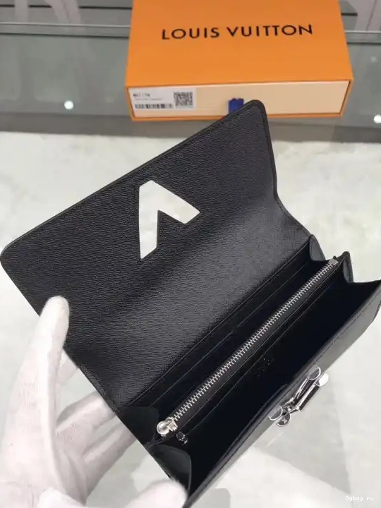 Wallet Louis Twist Vuitton 0512